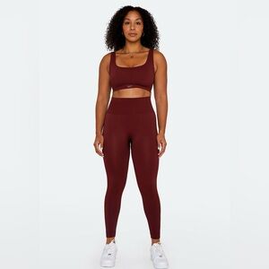 SET ACTIVE Sculptflex Leggings in Maroon Bells Size S